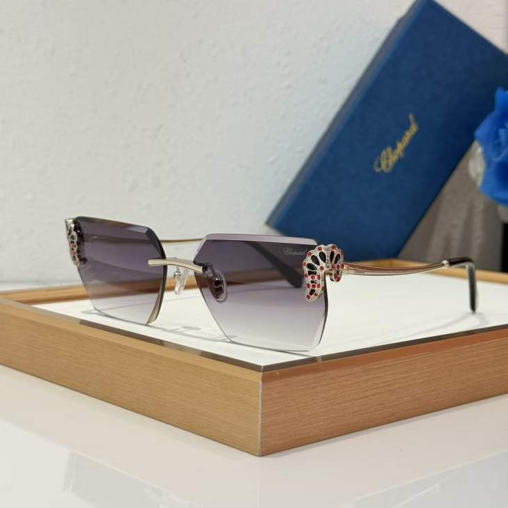 Picture of Chopard Sunglasses _SKUfw74405257fw